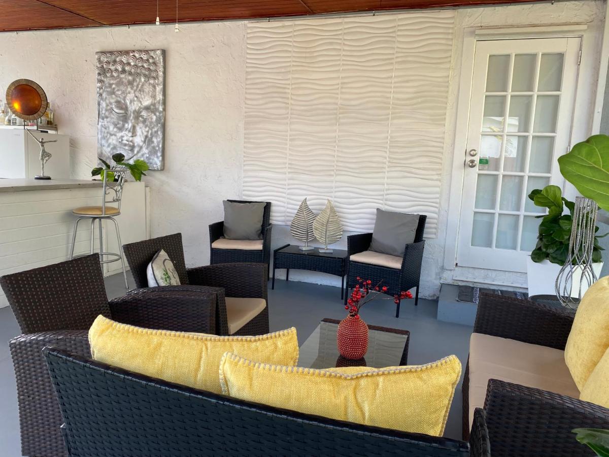 Cozy Modern In Miami